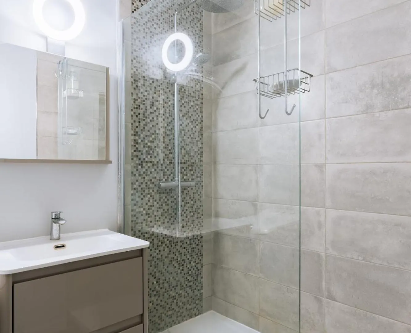 Exuberant 1Bd Apartment Near Canal Saint-Martin! Paris