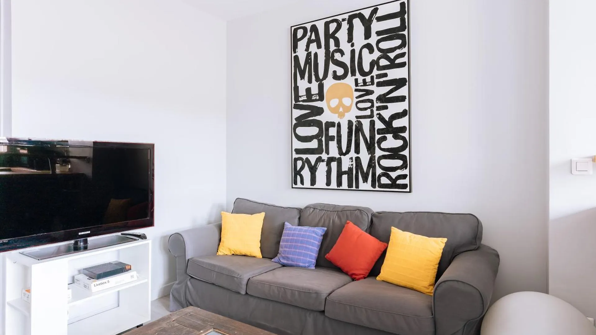 Exuberant 1Bd Apartment Near Canal Saint-Martin! 巴黎